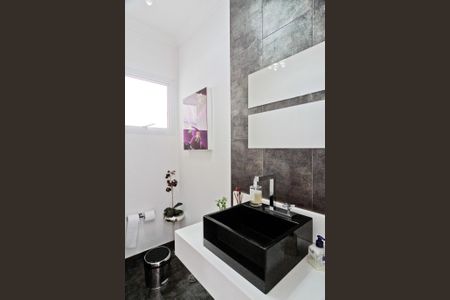 Casa à venda com 600m², 4 quartos e sem vagaLavabo