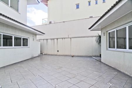 Casa à venda com 600m², 4 quartos e sem vagaÁrea externa