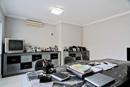 Casa à venda com 600m², 4 quartos e sem vagaEscritório