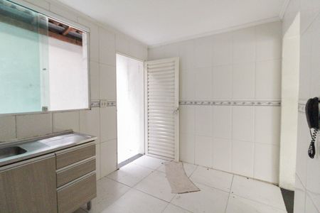 Casa de condomínio à venda com 62m², 2 quartos e 1 vaga Casa de condomínio à venda com 62m², 2 quartos e 1 vagaCozinha