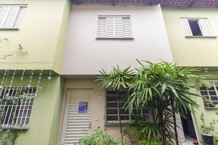 Casa de condomínio à venda com 62m², 2 quartos e 1 vaga Casa de condomínio à venda com 62m², 2 quartos e 1 vagaFachada
