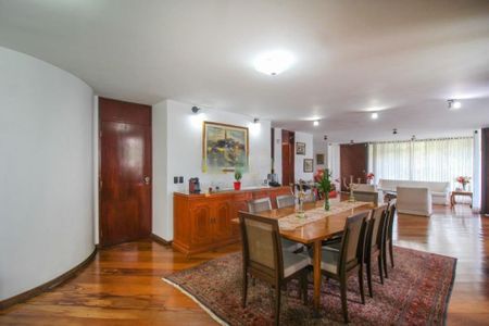 Casa à venda com 430m², 4 quartos e 4 vagas