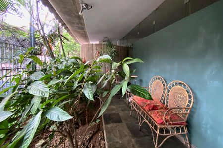 Casa à venda com 345m², 6 quartos e 4 vagasEntrada