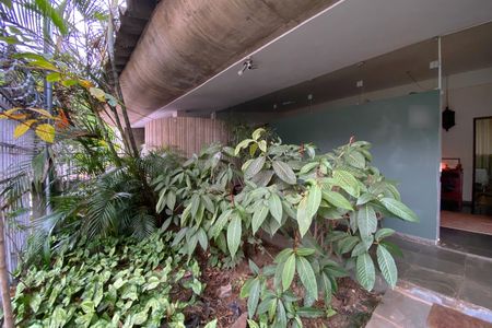 Casa à venda com 345m², 6 quartos e 4 vagasQuintal