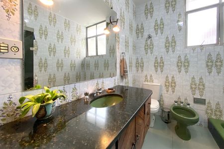 Casa à venda com 345m², 6 quartos e 4 vagasBanheiro