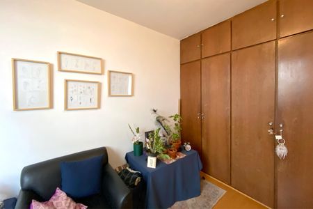 Casa à venda com 345m², 6 quartos e 4 vagasQuarto 2