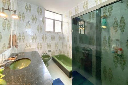 Casa à venda com 345m², 6 quartos e 4 vagasBanheiro