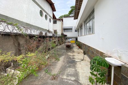 Casa à venda com 345m², 6 quartos e 4 vagasQuintal