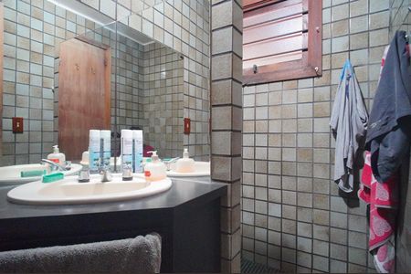 Casa à venda com 300m², 5 quartos e 2 vagasBanheiro