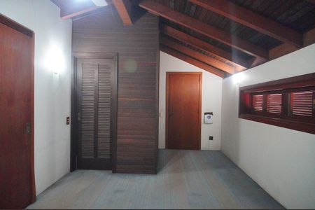 Casa à venda com 300m², 5 quartos e 2 vagasSuíte