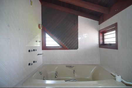 Casa à venda com 300m², 5 quartos e 2 vagasBanheiro da Suíte