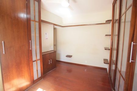 Apartamento à venda com 60m², 2 quartos e 1 vaga Apartamento à venda com 60m², 2 quartos e 1 vaga Suíte