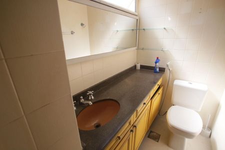 Apartamento à venda com 60m², 2 quartos e 1 vaga Apartamento à venda com 60m², 2 quartos e 1 vagaBanheiro da Suíte'