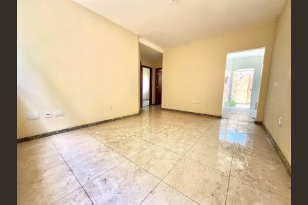 Apartamento à venda com 82m², 3 quartos e 1 vaga Apartamento à venda com 82m², 3 quartos e 1 vagaSala