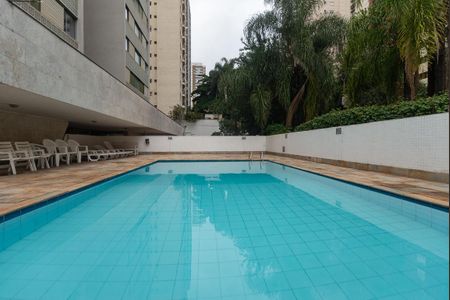 Apartamento à venda com 116m², 3 quartos e 1 vagaÁrea Comum - Piscina