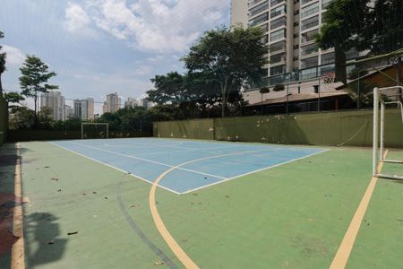 Apartamento à venda com 163m², 3 quartos e 3 vagas Apartamento à venda com 163m², 3 quartos e 3 vagasÁrea comum - Quadra poliesportiva
