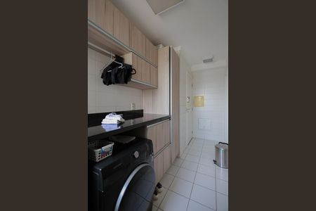 Apartamento à venda com 163m², 3 quartos e 3 vagas Apartamento à venda com 163m², 3 quartos e 3 vagasÁrea de serviço
