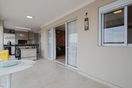 Apartamento à venda com 163m², 3 quartos e 3 vagas Apartamento à venda com 163m², 3 quartos e 3 vagasVaranda gourmet