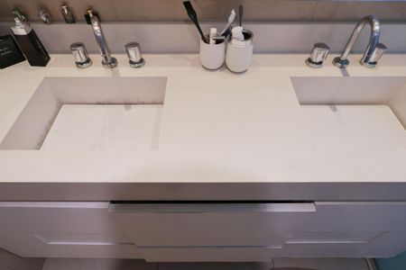 Apartamento à venda com 163m², 3 quartos e 3 vagas Apartamento à venda com 163m², 3 quartos e 3 vagasBanheiro da Suíte 1