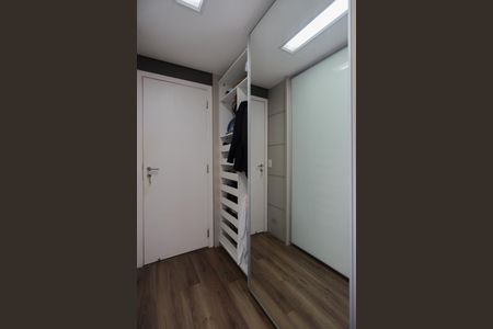 Apartamento à venda com 163m², 3 quartos e 3 vagas Apartamento à venda com 163m², 3 quartos e 3 vagasCloset da Suíte 1