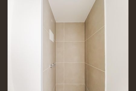 Apartamento à venda com 61m², 2 quartos e 1 vaga Apartamento à venda com 61m², 2 quartos e 1 vagaBanheiro