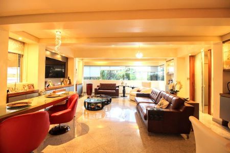 Apartamento à venda com 214m², 4 quartos e 2 vagasSala