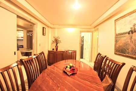 Apartamento à venda com 214m², 4 quartos e 2 vagasSala de jantar