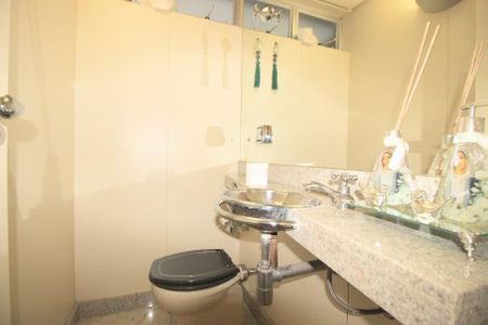 Apartamento à venda com 214m², 4 quartos e 2 vagasLavabo