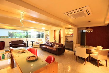 Apartamento à venda com 214m², 4 quartos e 2 vagasSala