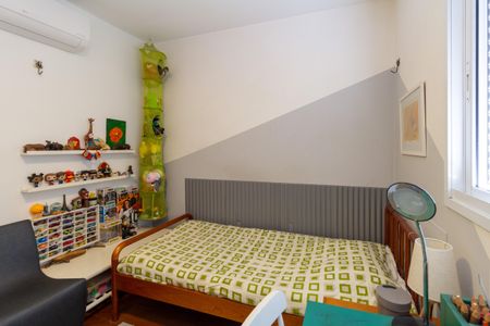 Apartamento à venda com 102m², 3 quartos e 2 vagasQuarto 2