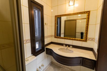 Casa de condomínio para alugar com 455m², 4 quartos e 2 vagas Casa de condomínio para alugar com 455m², 4 quartos e 2 vagasBanheiro 2