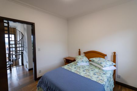 Casa de condomínio para alugar com 455m², 4 quartos e 2 vagas Casa de condomínio para alugar com 455m², 4 quartos e 2 vagasQuarto 3