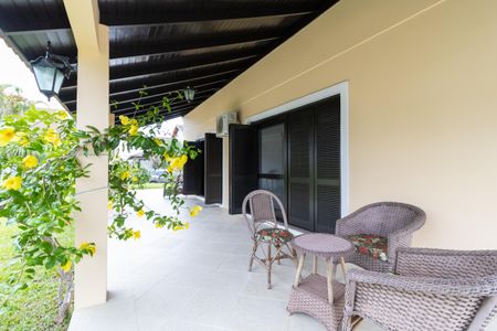 Casa de condomínio para alugar com 455m², 4 quartos e 2 vagas Casa de condomínio para alugar com 455m², 4 quartos e 2 vagasVaranda