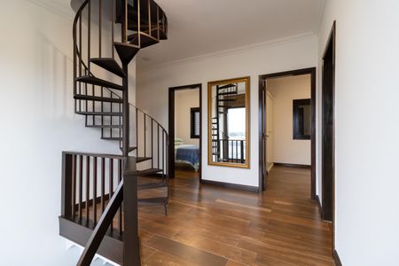 Casa de condomínio para alugar com 455m², 4 quartos e 2 vagas Casa de condomínio para alugar com 455m², 4 quartos e 2 vagasCorredor