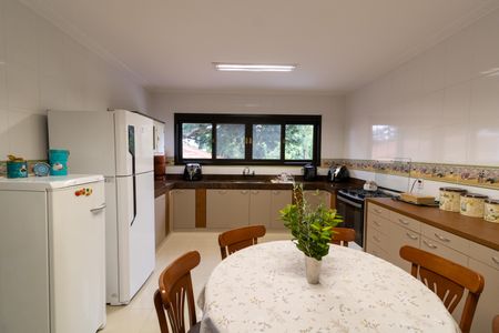 Casa de condomínio para alugar com 455m², 4 quartos e 2 vagas Casa de condomínio para alugar com 455m², 4 quartos e 2 vagasCozinha