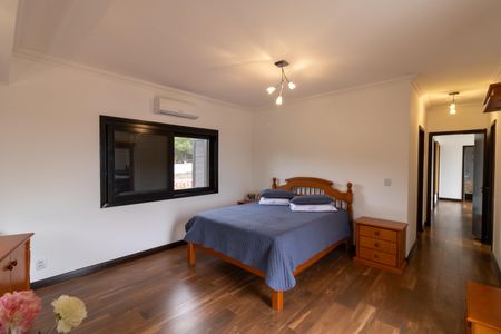 Casa de condomínio para alugar com 455m², 4 quartos e 2 vagas Casa de condomínio para alugar com 455m², 4 quartos e 2 vagasSuíte