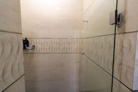 Casa de condomínio para alugar com 455m², 4 quartos e 2 vagas Casa de condomínio para alugar com 455m², 4 quartos e 2 vagasBanheiro da Suíte