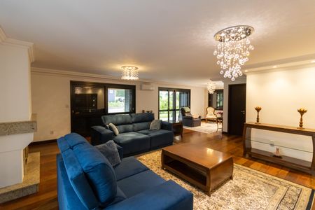 Casa de condomínio para alugar com 455m², 4 quartos e 2 vagas Casa de condomínio para alugar com 455m², 4 quartos e 2 vagasSala