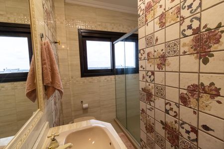 Casa de condomínio para alugar com 455m², 4 quartos e 2 vagas Casa de condomínio para alugar com 455m², 4 quartos e 2 vagasBanheiro 1