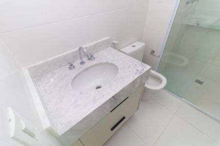 Apartamento à venda com 74m², 2 quartos e 1 vagaBanheiro da Suíte 1