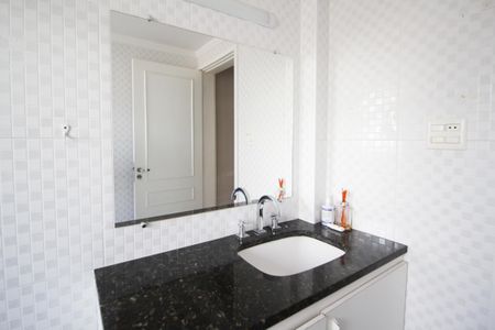 Apartamento à venda com 78m², 2 quartos e 1 vaga Apartamento à venda com 78m², 2 quartos e 1 vagaBanheiro