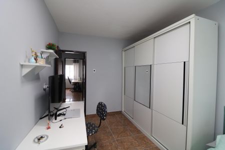 Casa à venda com 300m², 5 quartos e 2 vagasQuarto