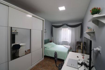 Casa à venda com 300m², 5 quartos e 2 vagasQuarto