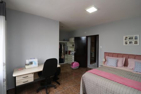 Casa à venda com 300m², 5 quartos e 2 vagasSuíte