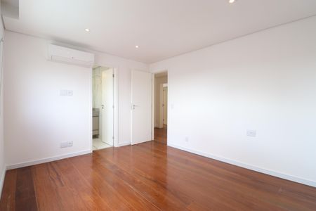 Apartamento à venda com 290m², 4 quartos e 4 vagasSuíte 1