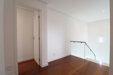 Apartamento à venda com 290m², 4 quartos e 4 vagasCorredor