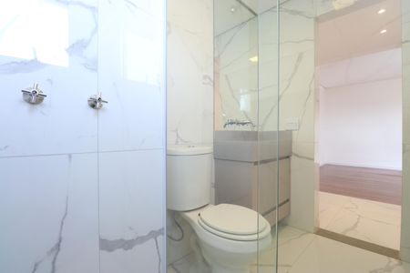 Apartamento à venda com 290m², 4 quartos e 4 vagasBanheiro da Suíte 2