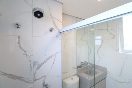 Apartamento à venda com 290m², 4 quartos e 4 vagasBanheiro da Suíte 1