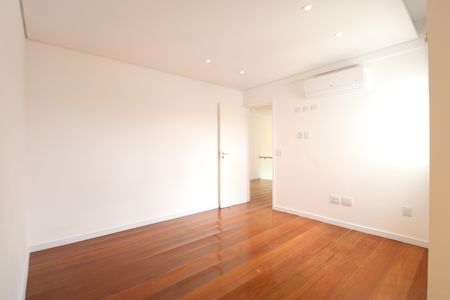 Apartamento à venda com 290m², 4 quartos e 4 vagasSuíte 2