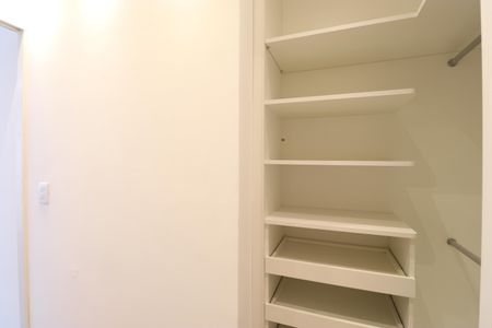 Apartamento à venda com 290m², 4 quartos e 4 vagasCloset da suíte 2